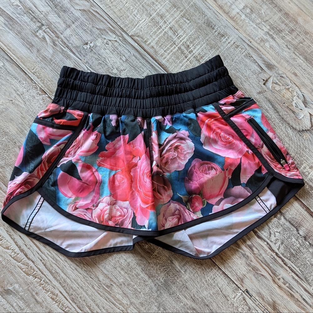 lululemon athletica tracker Shorts - secret garden EUC